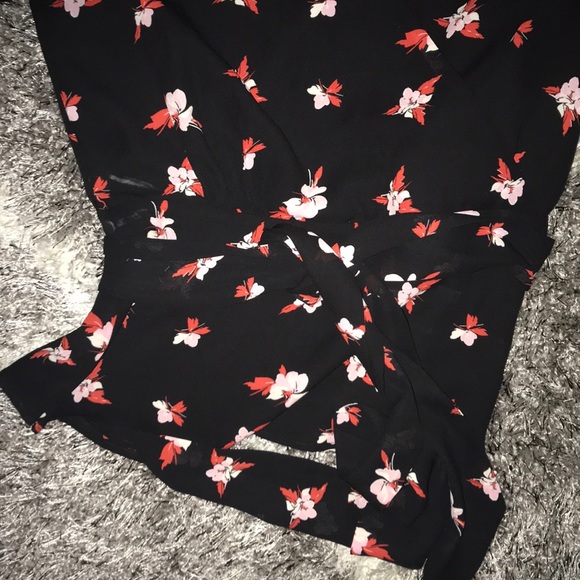 Chelsea28 Floral Blouse - Picture 2 of 3